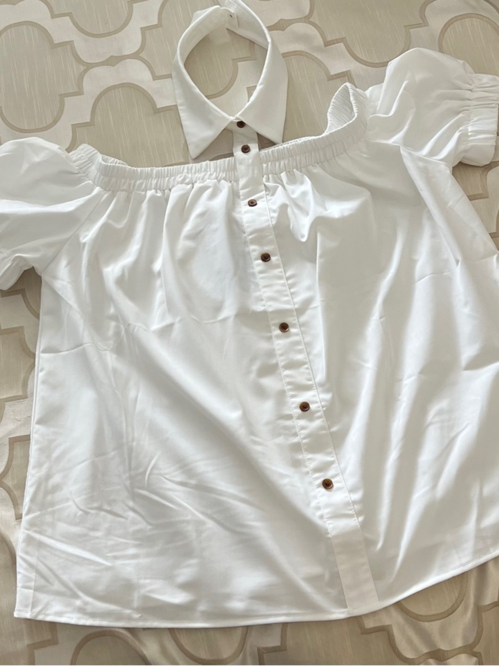 Off-Shoulder White Button-Front Blouse with Collar & Puffy Sleeve - Med (8-10) - Picture 4 of 8